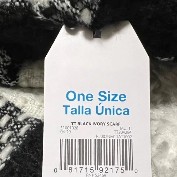 🆕 Buffalo plaid ivory white & black fringe scarf one size - Picture 8 of 8